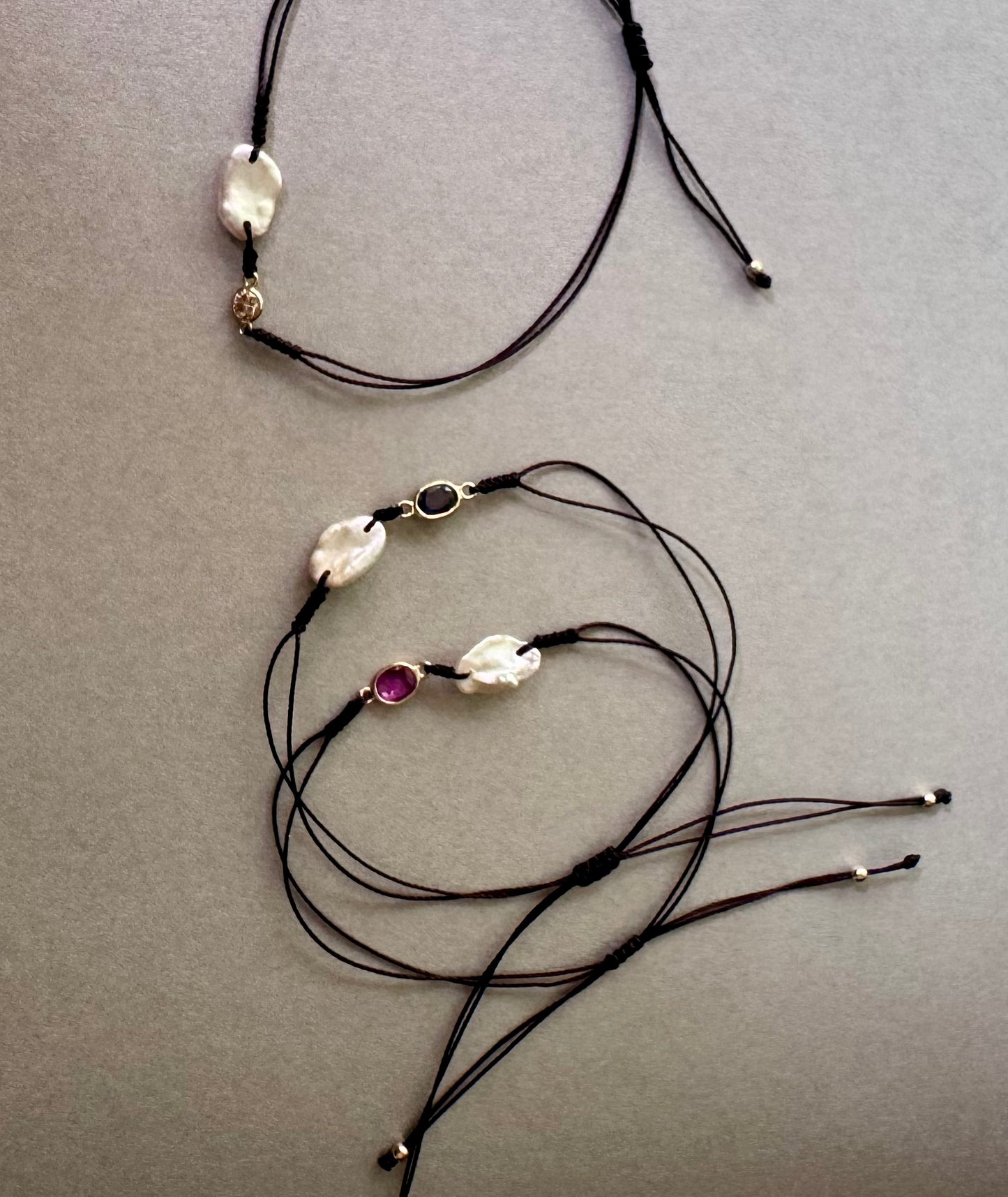 Pulseras Perla Keshi y Zafiro